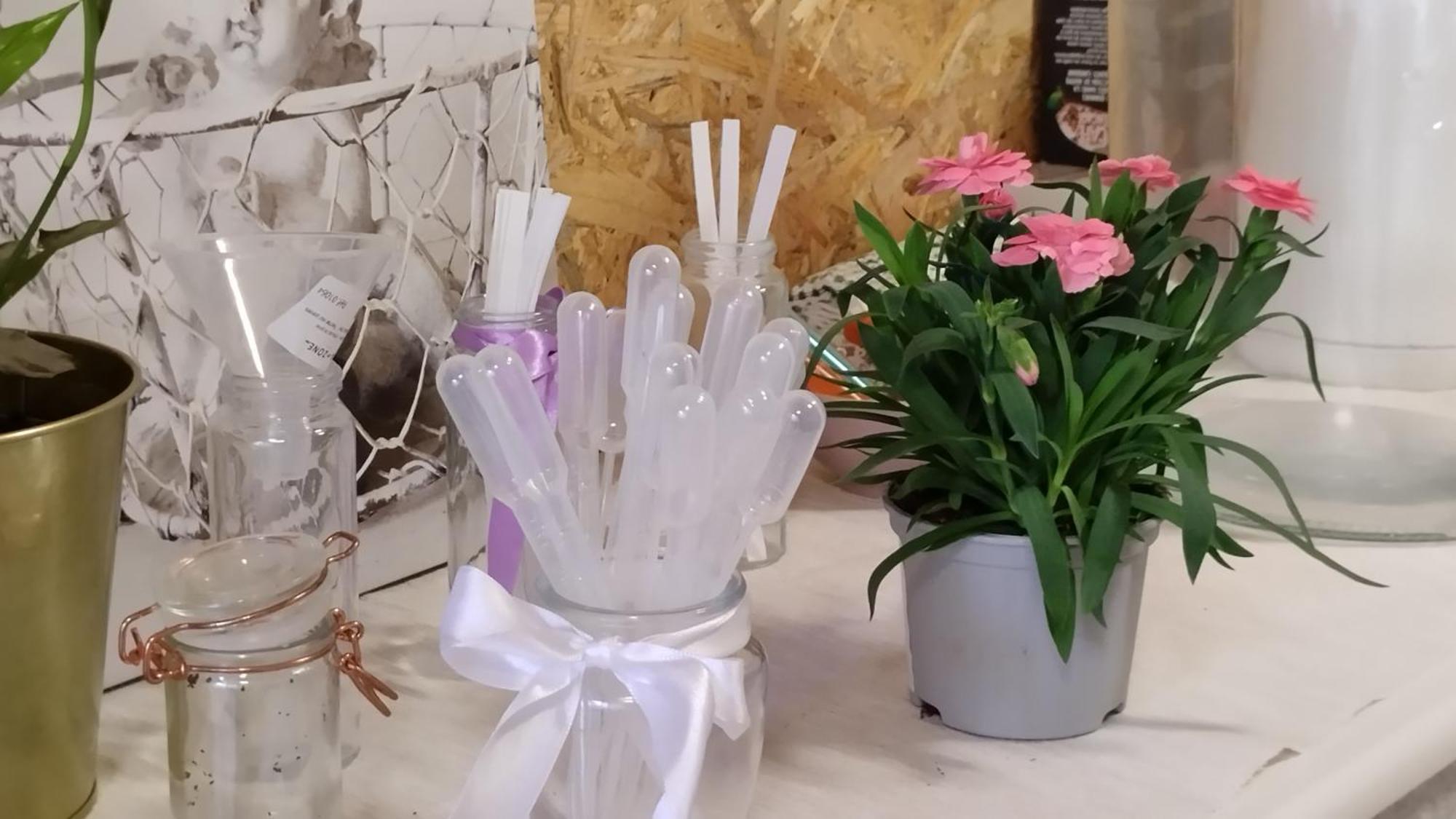 Le Laboratoire Shabby Chic De La Parfumerie Du Manoir Chavagne Exterior foto